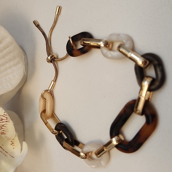 3 Piece Tortoiseshell Jewelry Set Including a Lilly Pulitzer Stretch Bangle! - Picture 3 of 7